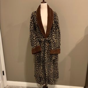 Oscar de la Renta leopard robe